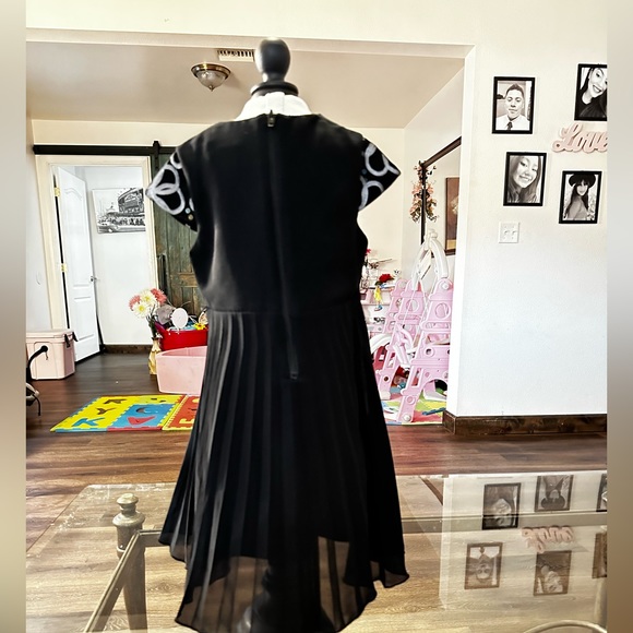 Black plaid floral print size 2t dress - Picture 6 of 8